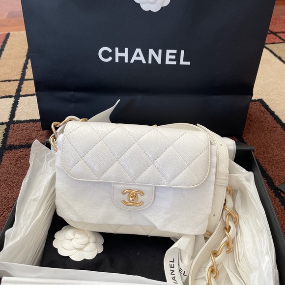 Chanel mini flap bag 💕 - Picture 4 of 16